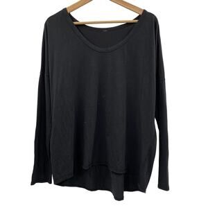 Lululemon black long sleeve scoop neck long sleeve tee